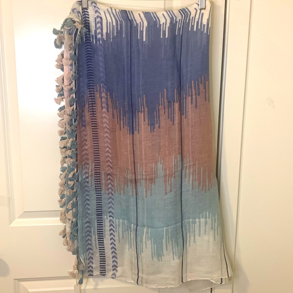 Nordstrom Caslon linen blend square wrap in pink combo with tassels 55X59